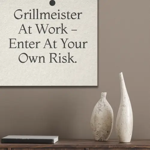 Grill - Uitroepteken - Zwart - Tekst PET vilt klein -sfeer6_closeup