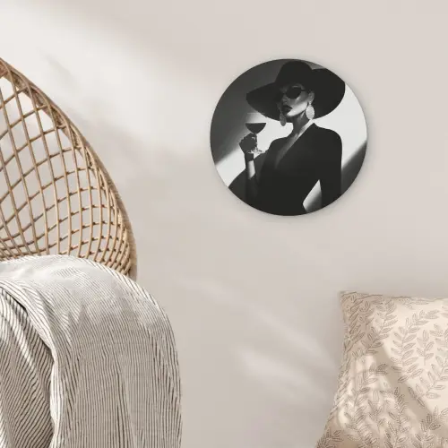 Vrouw - Wijn - Chic Akoestische PET Vilt - Rond klein -sfeer4