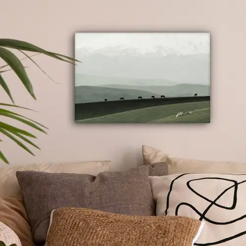 Grijs - Berg - Paarden canvas 2cm klein -sfeer1