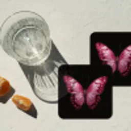 Vlinder - Fuchsia - Grafisch onderzetter kurk middel -sfeer4