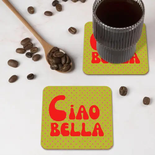 Ciao bella - Rood - Groen - Stippen onderzetter kurk middel -sfeer2