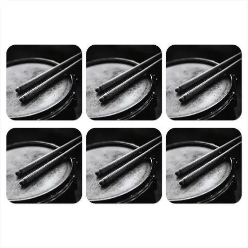 Trommel - Close-up - Drumstokken - Zwart onderzetter kurk middel -3d