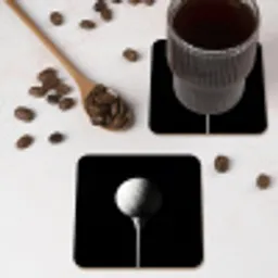 Golfbal - Minimalistisch - Wit onderzetter kurk middel -sfeer2