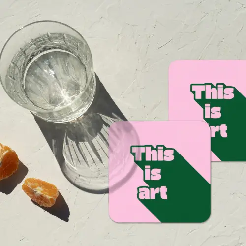 Groen - Teskt - This is art - Roze onderzetter kurk middel -sfeer4