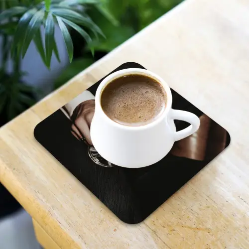 Hartje - Cocktail - Espresso Martini - Hand onderzetter kurk middel -sfeer5