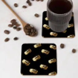 Macarons - Patroon - Goud - Zwart onderzetter kurk middel -sfeer2