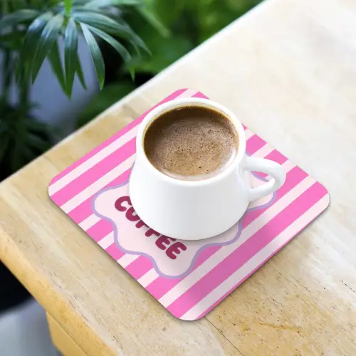 More coffee - Roze - Paars - Strepen - Mok onderzetter kurk middel -sfeer5