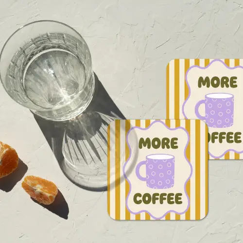 More coffee - Geel - Paars - Strepen - Mok onderzetter kurk middel -sfeer4