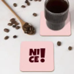 Nice - Uitroepteken - Roze onderzetter kurk middel -sfeer2