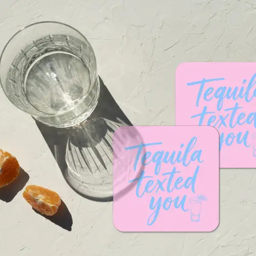 Tequila texted you - Roze - Blauw onderzetter kurk middel -sfeer4