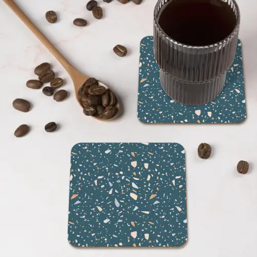 Terrazzo - Patroon - Kleurrijk - Diep blauw onderzetter kurk middel 366 -sfeer2