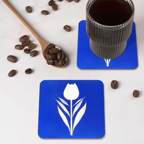 Tulp - Minimalistisch - Bladeren - Wit onderzetter kurk middel -sfeer2