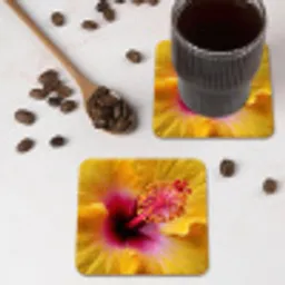 Geel - Hibiscus - Tropisch onderzetter kurk middel -sfeer2