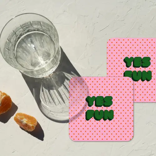 Yes fun - Groen - Roze - Stippen onderzetter kurk middel -sfeer4