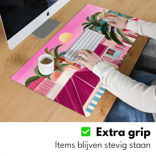 Stad - Roze - Palmbomen Muismat XXL klein -sfeer3
