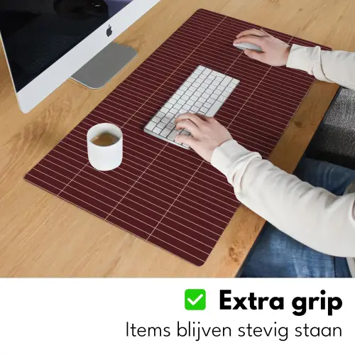 Lijnen - Patroon - Bordeaux Muismat XXL klein 681 -sfeer3