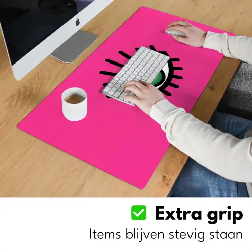 Minimalistisch - Oog - Roze Muismat XXL klein -sfeer3