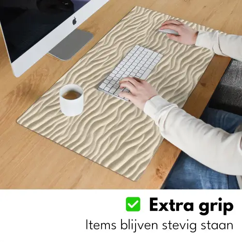 Zand - Golven - Beige Muismat XXL klein 681 -sfeer3