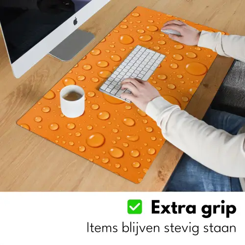 Water - Druppels - Oranje Muismat XXL klein -sfeer3