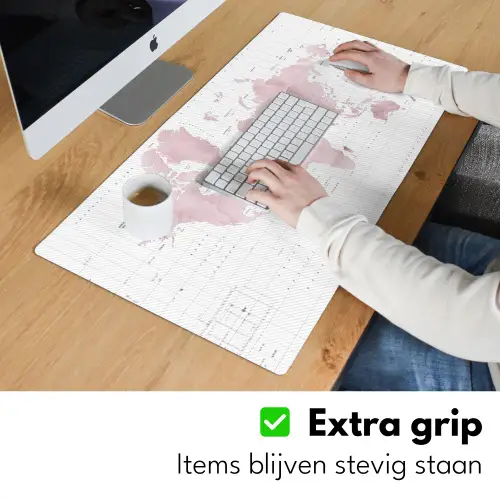 Wereldkaart - Roze - Marmer Muismat XXL klein -sfeer3