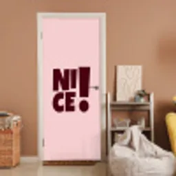 Nice - Uitroepteken - Roze deurposter klein -sfeer1