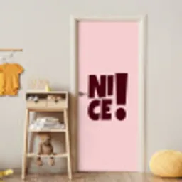 Nice - Uitroepteken - Roze deurposter klein -sfeer4