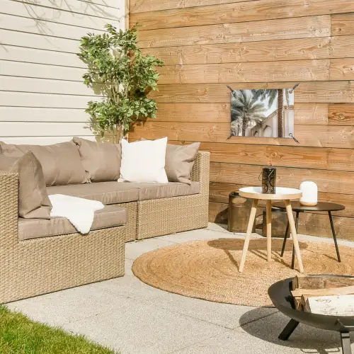 Gebouw - Palmbomen - Beige - Zon tuinposter los doek klein -sfeer4