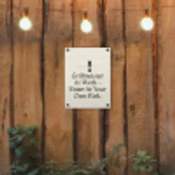 Grill - Uitroepteken - Zwart - Tekst tuinposter los doek klein -sfeer1