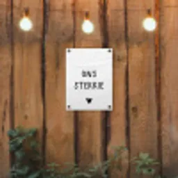 Ons stekkie - Spreuken - Quotes tuinposter los doek klein -sfeer1