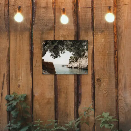 Rotsen - Zee - Boom - Groen tuinposter los doek klein -sfeer1
