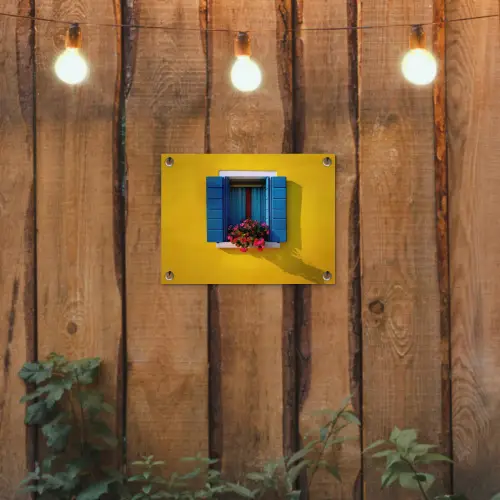 Raam - Bloemen - Gele muur tuinposter los doek klein -sfeer1
