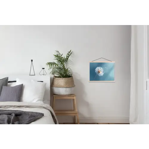Paardenbloem - Wind - Blauw textielposter latten blank klein -woonkamer