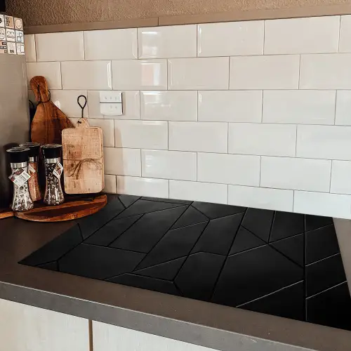 Zwart - Geometrisch - Tegeltjes Inductie beschermer vinyl 3mm klein -sfeer3