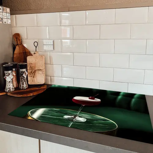 Kers - Cocktail - Rood - Marmer Inductie beschermer vinyl 3mm klein -sfeer3