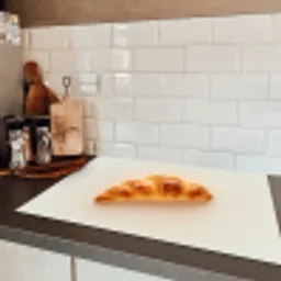 Croissant - Brood - Beige Inductie beschermer vinyl 3mm klein -sfeer3