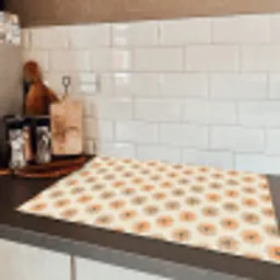 Madelief - Patroon - Oranje Inductie beschermer vinyl 3mm klein 276 -sfeer3