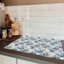 Chic - Bloemen - Wit - Blauw Inductie beschermer vinyl 3mm klein 276 -sfeer3