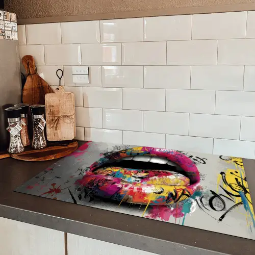 Lippen - Graffiti - Expressief Inductie beschermer vinyl 3mm klein -sfeer3