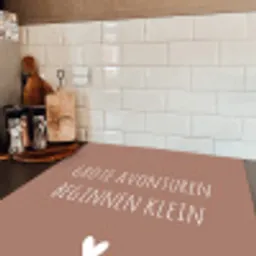 Spreuken - Grote avonturen beginnen klein - Quotes Inductie beschermer vinyl 3mm middel -sfeer3