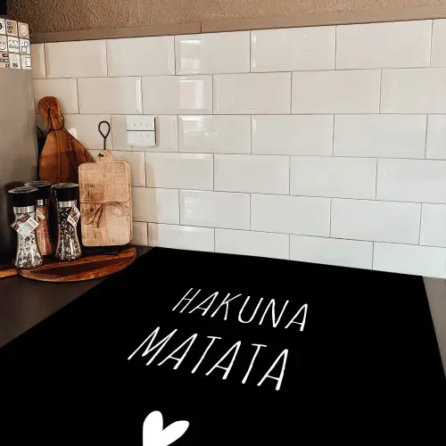 Spreuken - Hakuna matata - Quotes Inductie beschermer vinyl 3mm middel -sfeer3