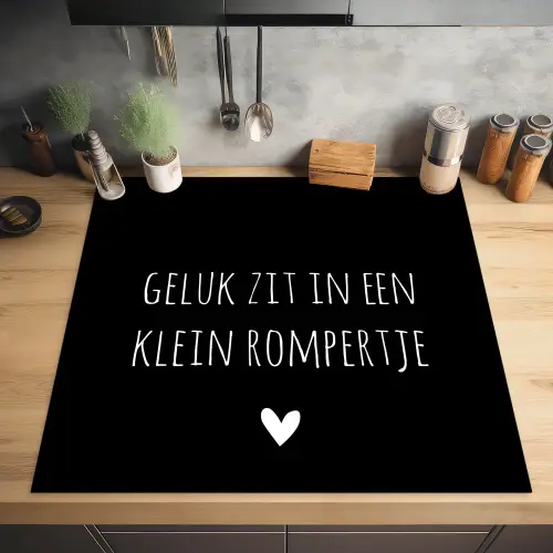 Spreuken - Quotes - Geluk zit in een klein rompertje Inductie beschermer vinyl 3mm middel -sfeer5