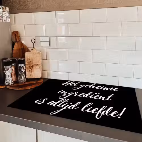 Quotes - Koken - Het geheime ingrediënt is altijd liefde! - Spreuken - Liefde Inductie beschermer vinyl 3mm klein -sfeer3