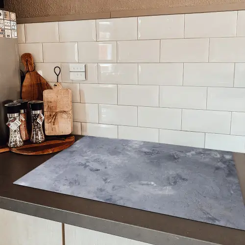 Leisteen - Beton - Retro - Structuren - Grijs - Rustiek Inductie beschermer vinyl 3mm klein -sfeer3