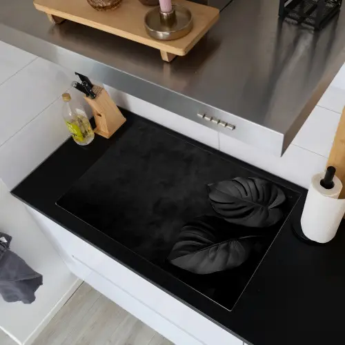 Zwart - Blad - Monstera Inductie beschemer met haakjes klein -sfeer1