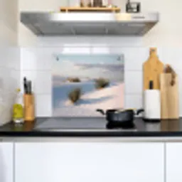 Duinen - Gras - Wolken - Beige Inductie beschemer met haakjes middel -sfeer2