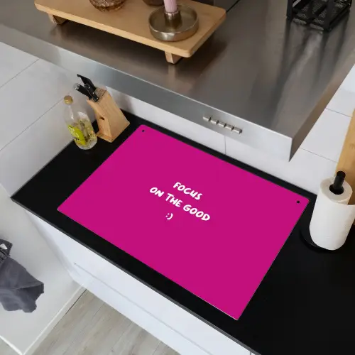 Focus - Smiley - Roze Inductie beschemer met haakjes klein -sfeer1