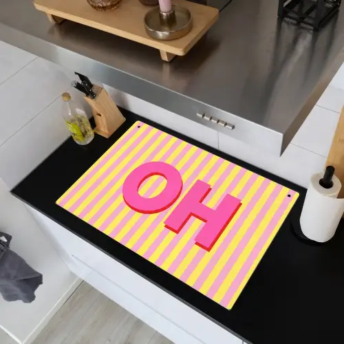 Tekst - Strepen - Roze Inductie beschemer met haakjes klein -sfeer1