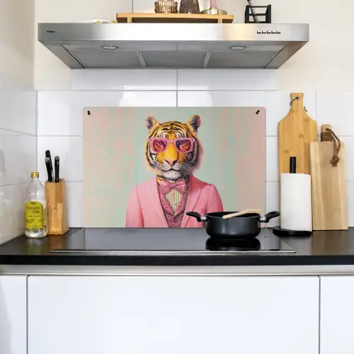 Tijger - Strik - Jasje - Roze Inductie beschemer met haakjes klein -sfeer2