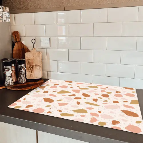 Terrazzo - Patroon - Kleurrijk - Zalm Inductie beschermer vinyl 3mm klein 276 -sfeer3