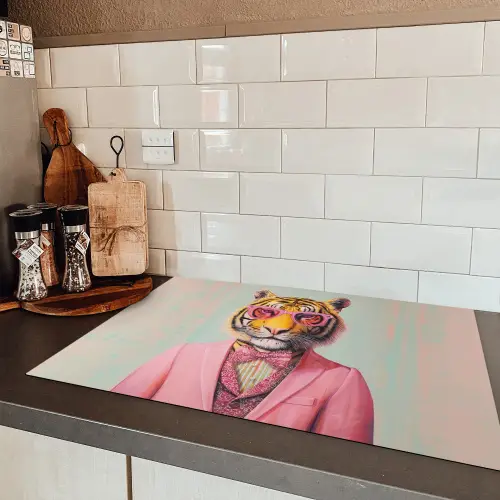 Tijger - Strik - Jasje - Roze Inductie beschermer vinyl 3mm klein -sfeer3